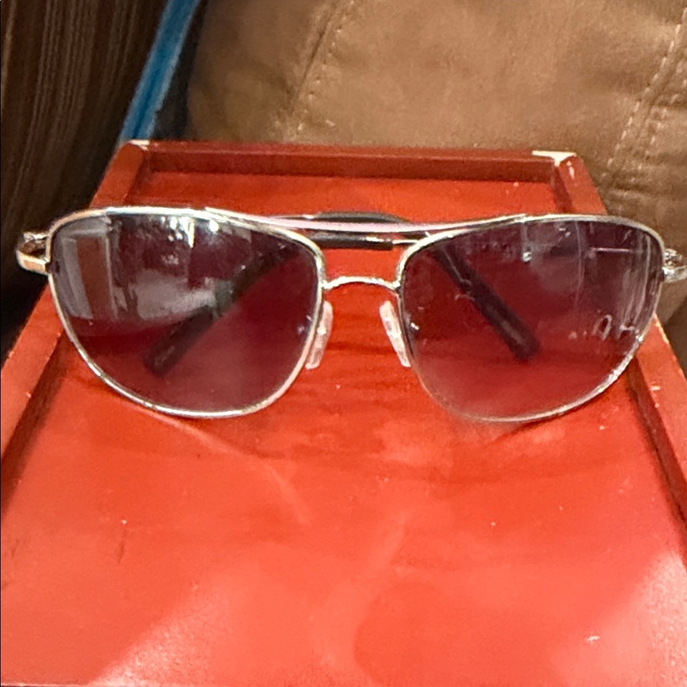 Silver Aviator Sunglasses‎ with Dark Lenses